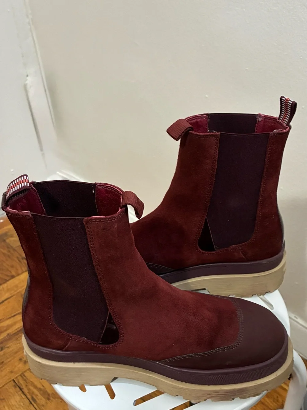 Scotch & Soda burgundy suede